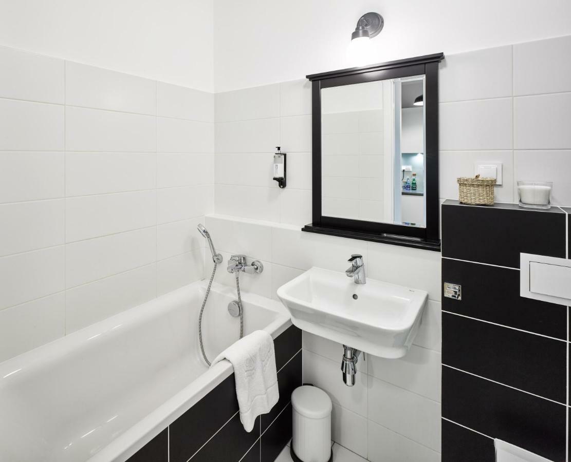 Atelier Apartamenty Praga No. 1 Варшава Экстерьер фото